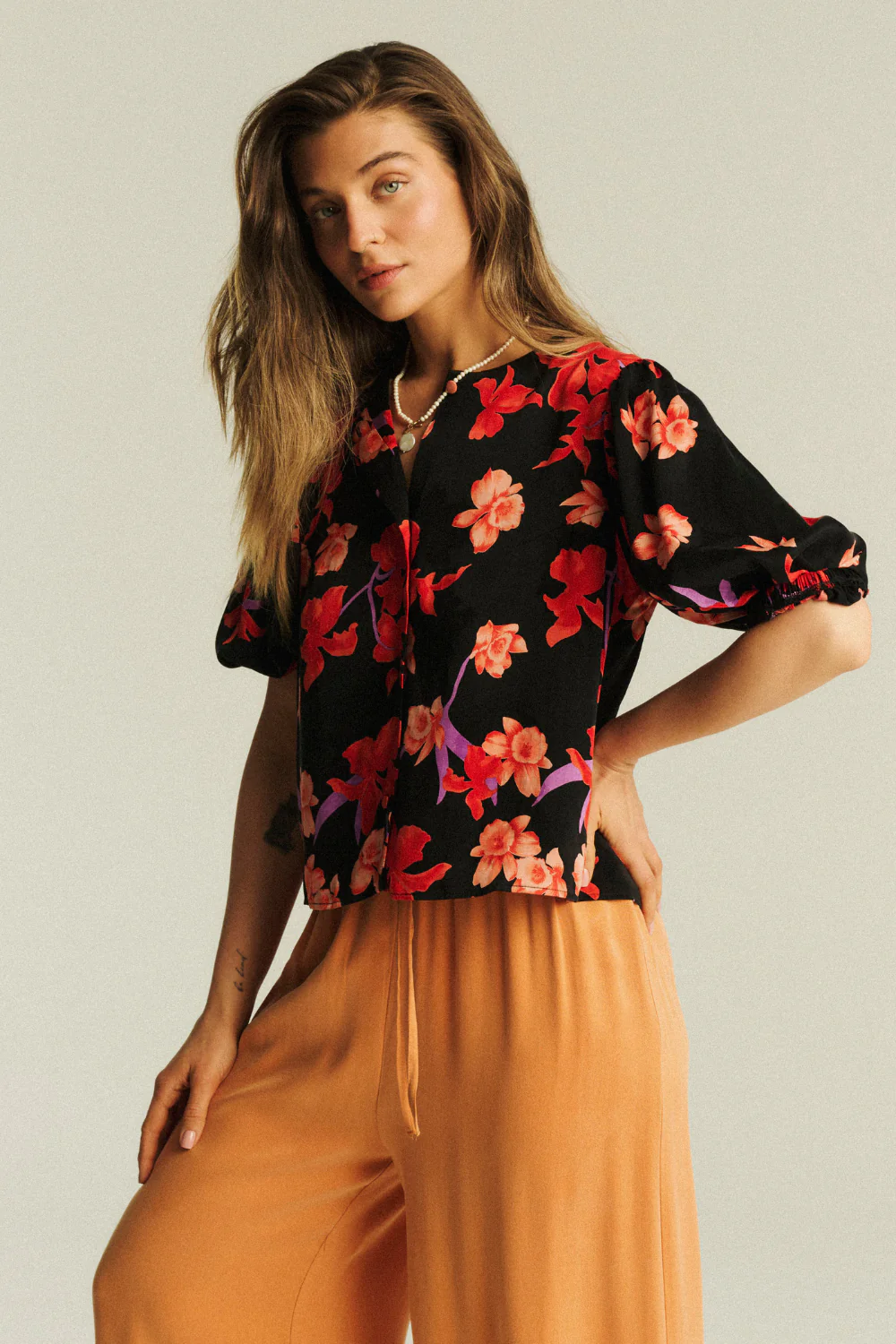 Bluzka Tonya Jacquard Lilies Print