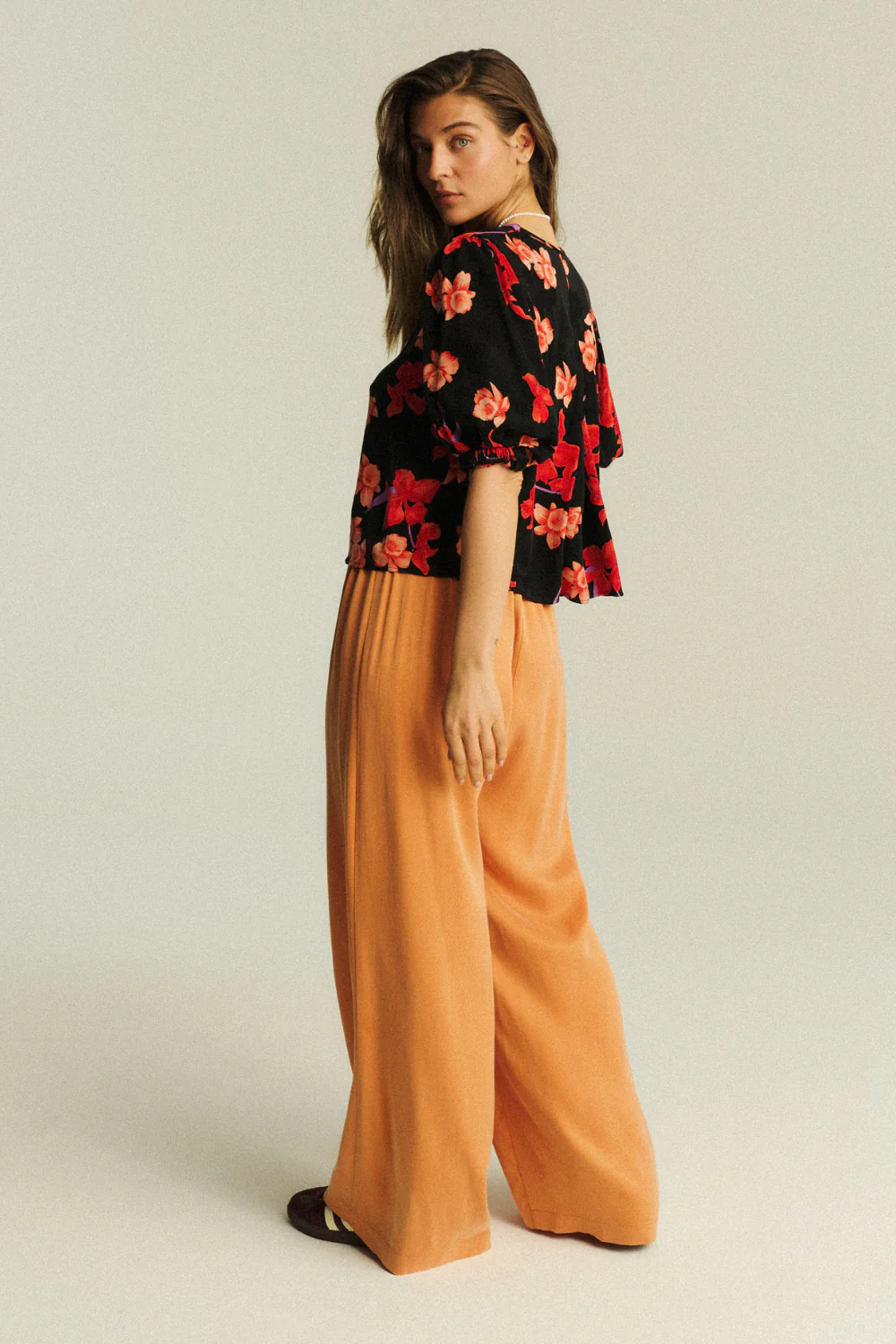 Bluzka Tonya Jacquard Lilies Print - Image 3