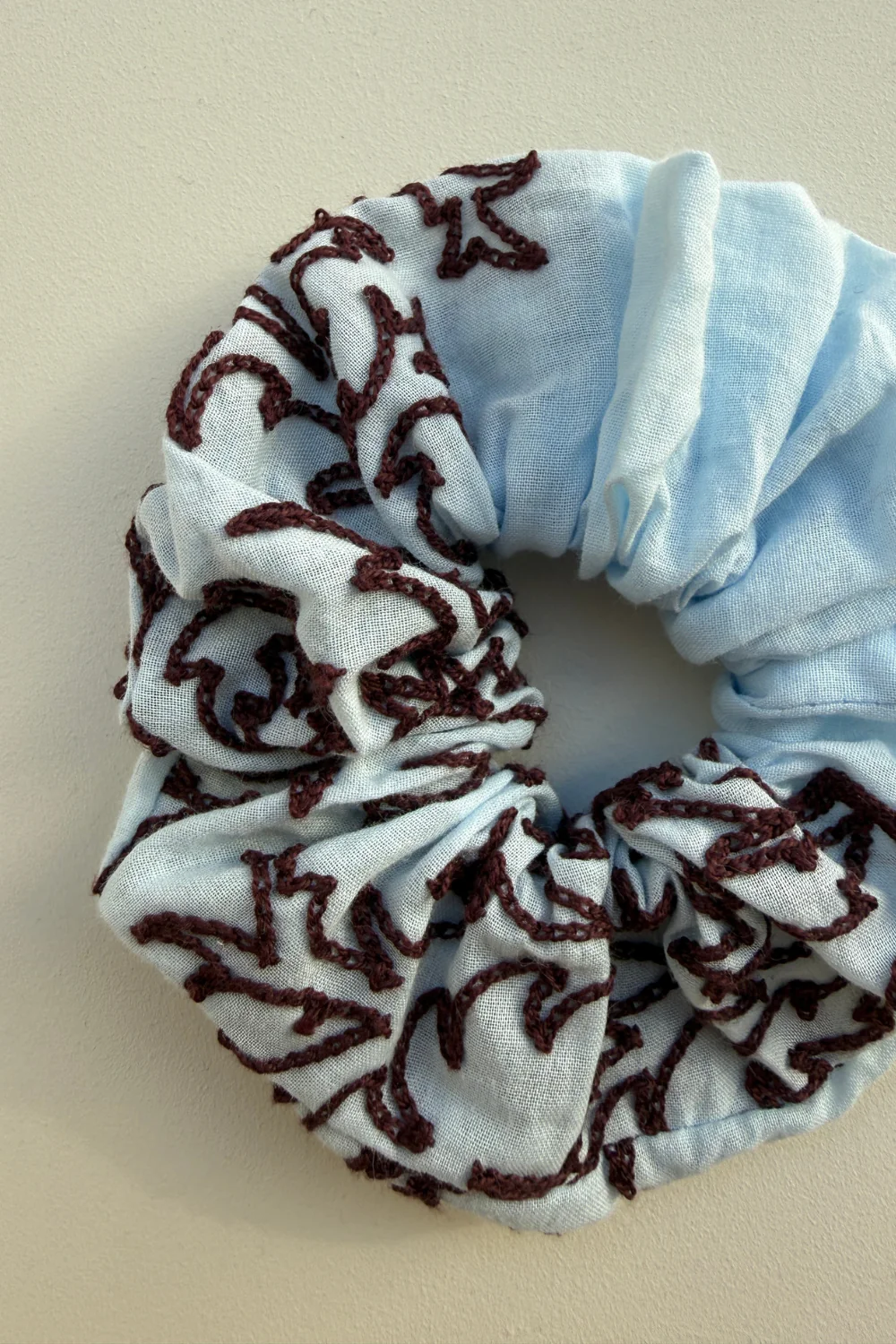 Gumka Scrunchie Blue Brown Embroidery - Image 2