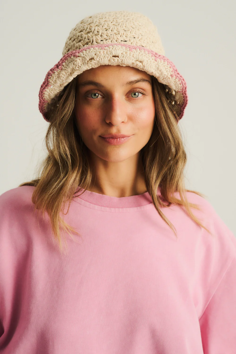 Kapelusz Bucket Lagoon Beige/Pink - Image 3