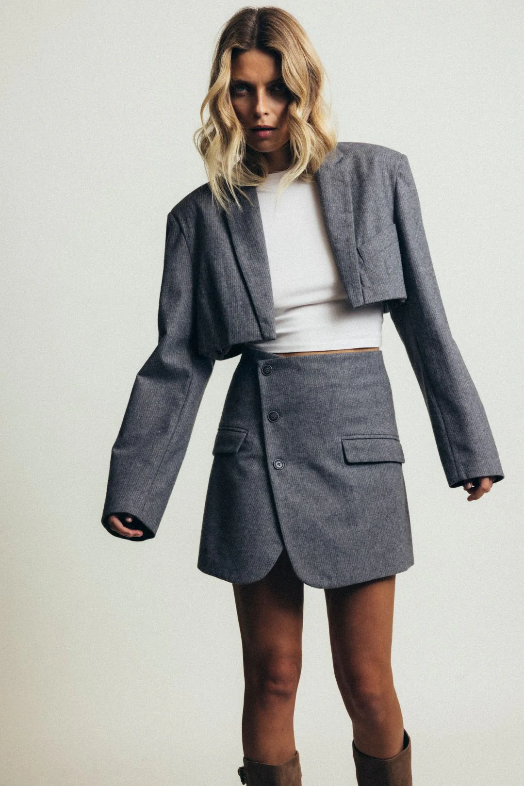Marynarka Wełniana Courtney Cropped Grey - Image 7