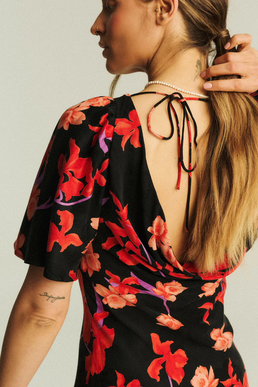 Sukienka Delphina Jacquard Lilies Print - Image 7